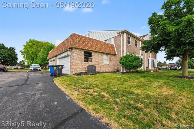 37592 Garden Court, Westland, MI 48185