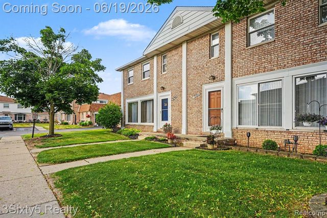 37592 Garden Court, Westland, MI 48185