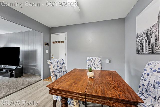 37592 Garden Court, Westland, MI 48185