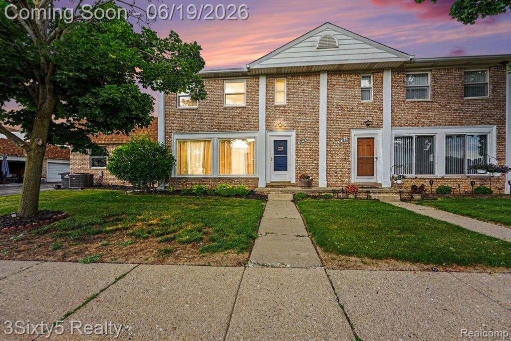 37592 Garden Court, Westland, MI 48185