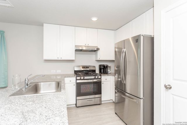 9227 GRIFFITH RUN, Converse, TX 78109
