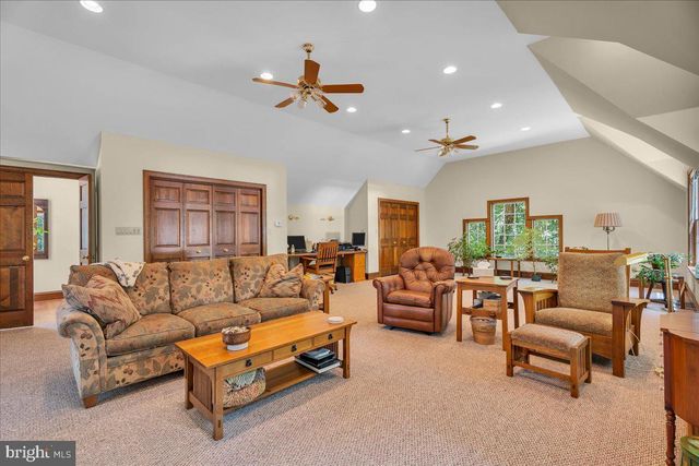 9 BRADFORD CT, Medford, NJ 08055