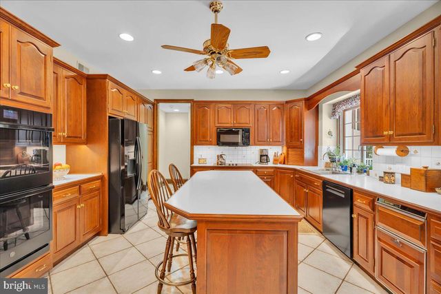9 BRADFORD CT, Medford, NJ 08055