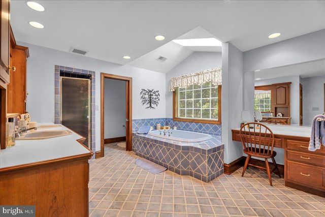 9 BRADFORD CT, Medford, NJ 08055