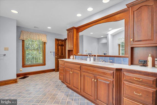 9 BRADFORD CT, Medford, NJ 08055