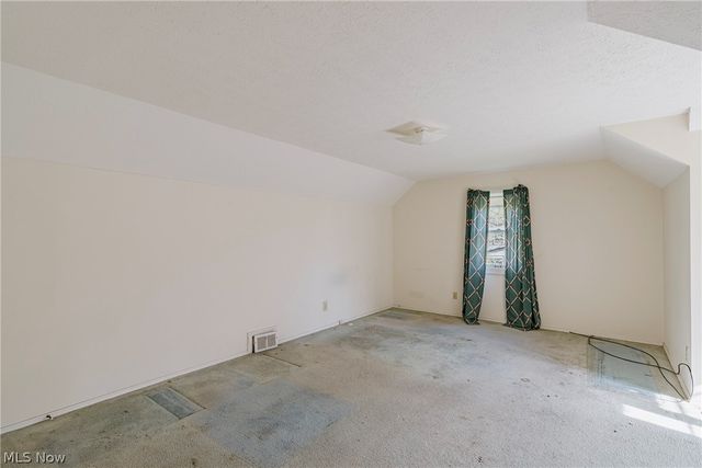 1004 Woodview Road, Cleveland Heights, OH 44121