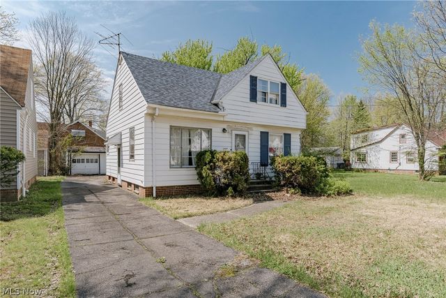 1004 Woodview Road, Cleveland Heights, OH 44121