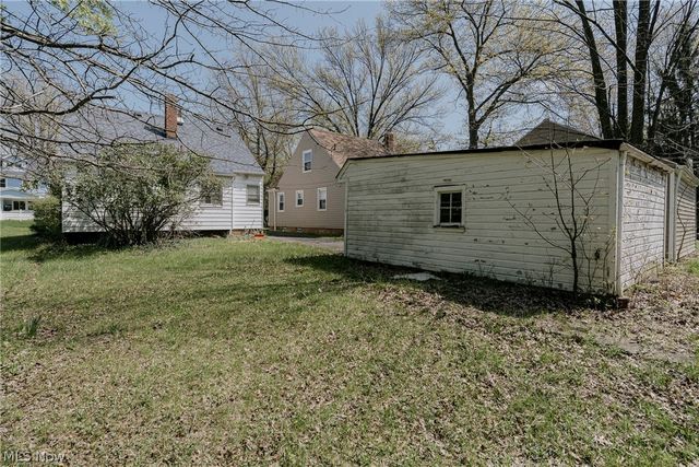 1004 Woodview Road, Cleveland Heights, OH 44121