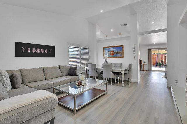 2024 Aaron Dr, Yuba City, CA 95993