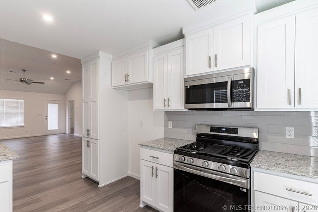 27113 E 109th Street S, Coweta, OK 74429