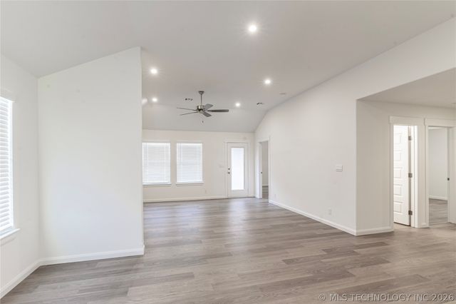 27113 E 109th Street S, Coweta, OK 74429