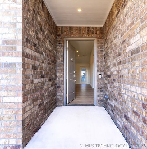 27113 E 109th Street S, Coweta, OK 74429