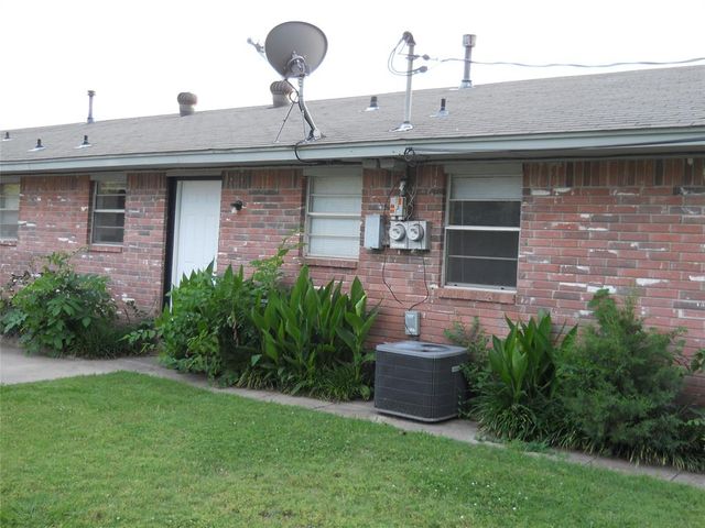 829 Russell Circle, Norman, OK 73071