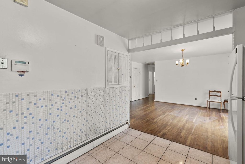 Image 13 of property listing at 218 CINDER RD, Lutherville Timonium, MD 21093