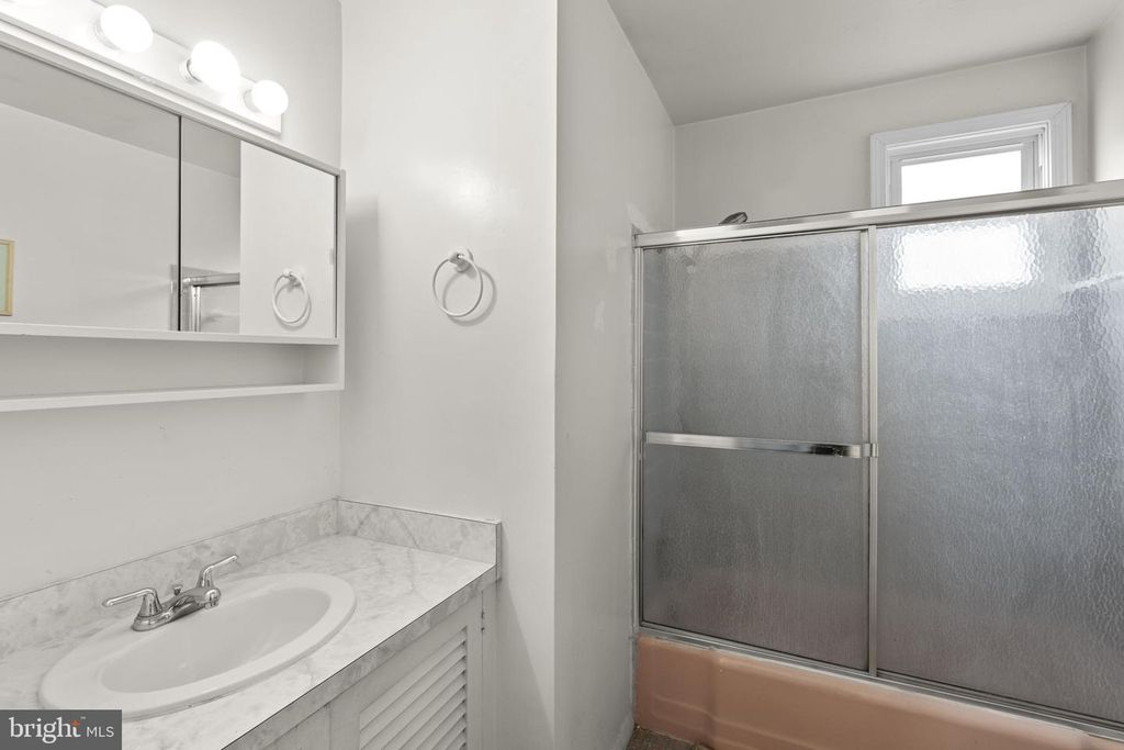 Image 18 of property listing at 218 CINDER RD, Lutherville Timonium, MD 21093