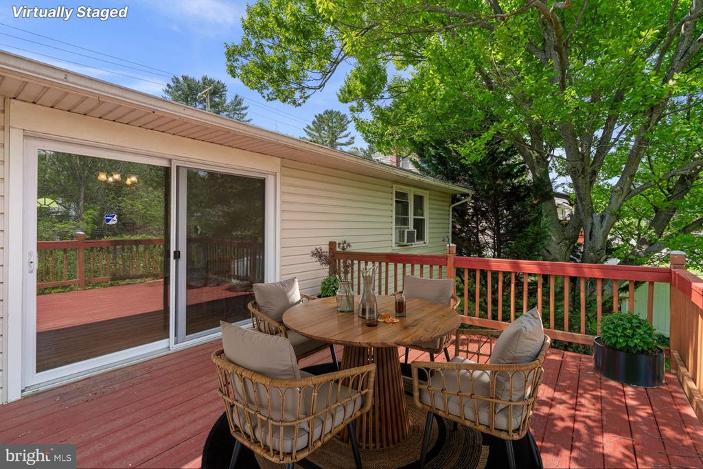Image 23 of property listing at 218 CINDER RD, Lutherville Timonium, MD 21093