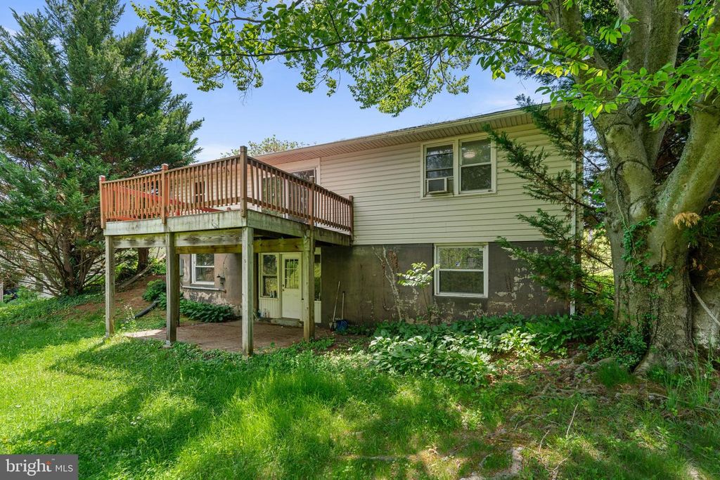 Image 27 of property listing at 218 CINDER RD, Lutherville Timonium, MD 21093
