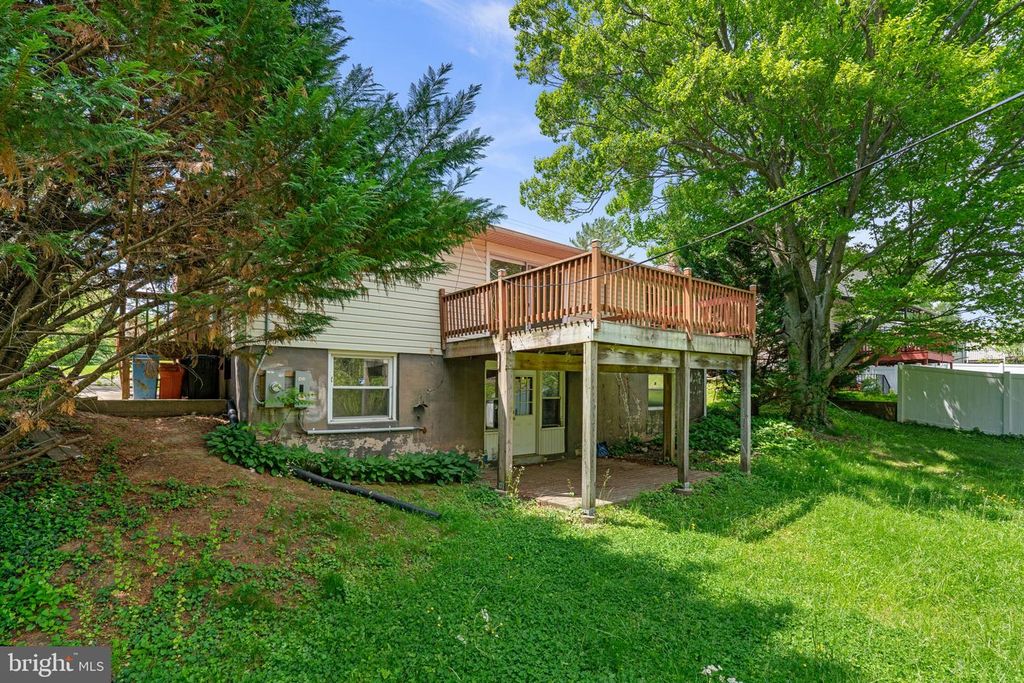 Image 28 of property listing at 218 CINDER RD, Lutherville Timonium, MD 21093