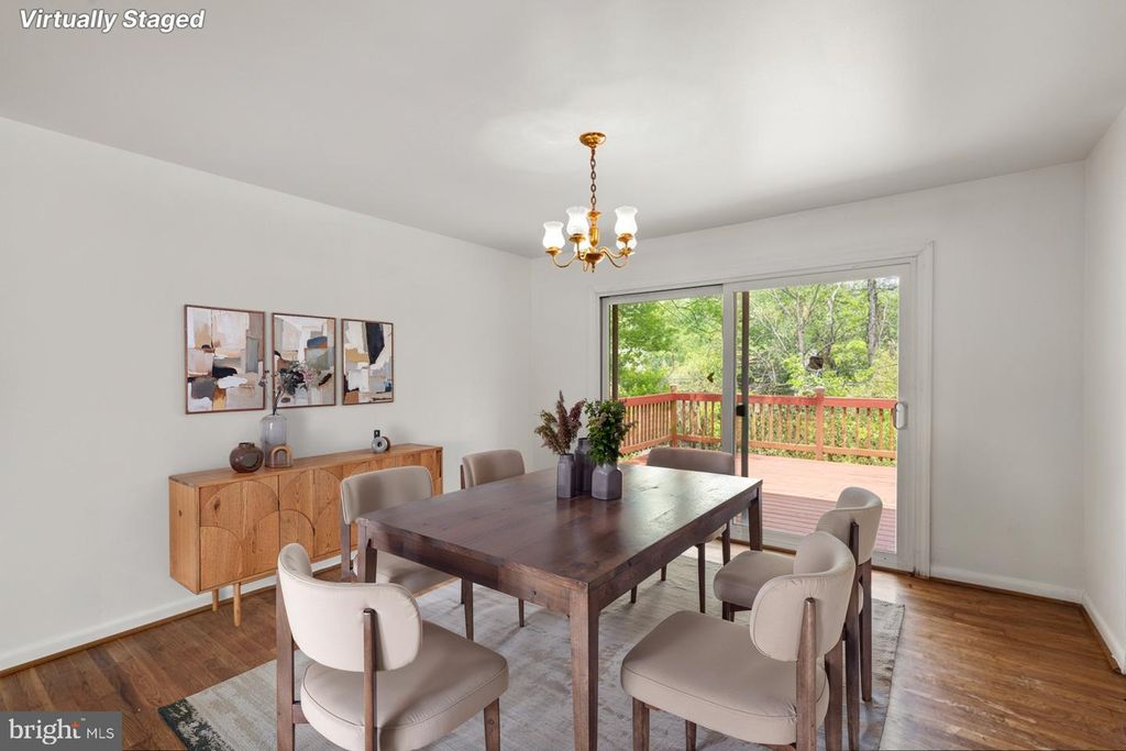 Image 9 of property listing at 218 CINDER RD, Lutherville Timonium, MD 21093