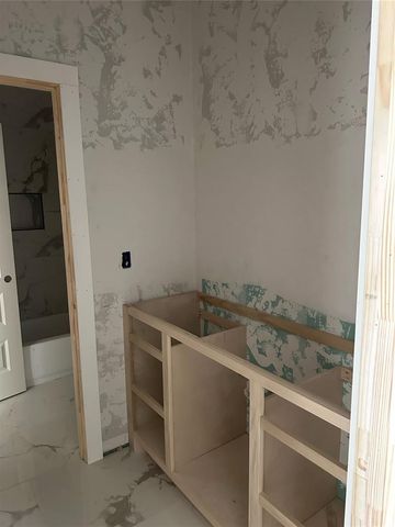 310 S Dallas Avenue, Moore, OK 73160