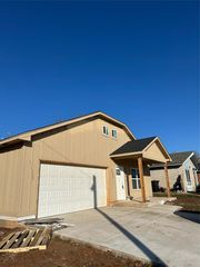 310 S Dallas Avenue, Moore, OK 73160