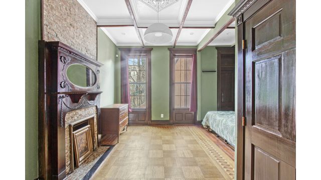 916 PUTNAM Avenue, New York City, NY 11221