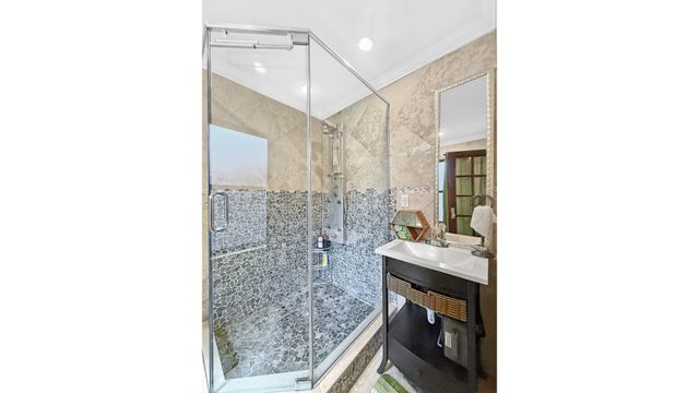 916 PUTNAM Avenue, New York City, NY 11221