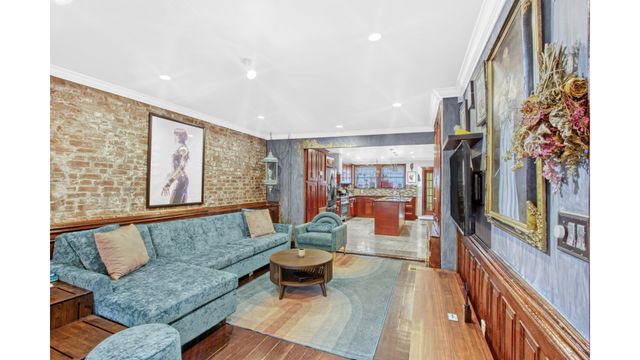 916 PUTNAM Avenue, New York City, NY 11221