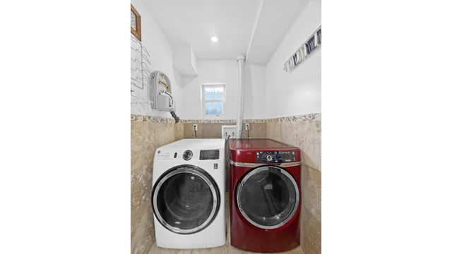 916 PUTNAM Avenue, New York City, NY 11221
