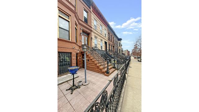 916 PUTNAM Avenue, New York City, NY 11221