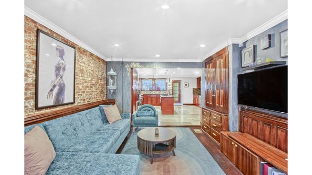 916 PUTNAM Avenue, New York City, NY 11221