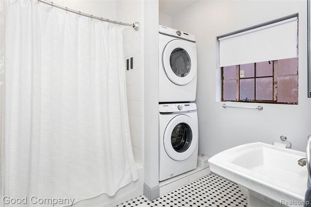 16910 La Salle Avenue, Detroit, MI 48221
