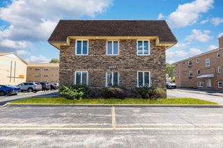9757 S Kedzie Avenue, Evergreen Park, IL 60805