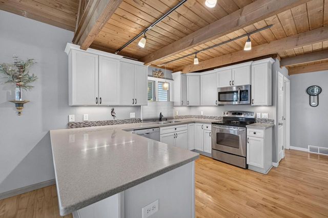6126 Overlook Drive, Mcfarland, WI 53558