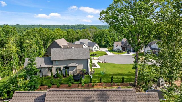 5070 Virginia Pine Road, Signal Mountain, TN 37377