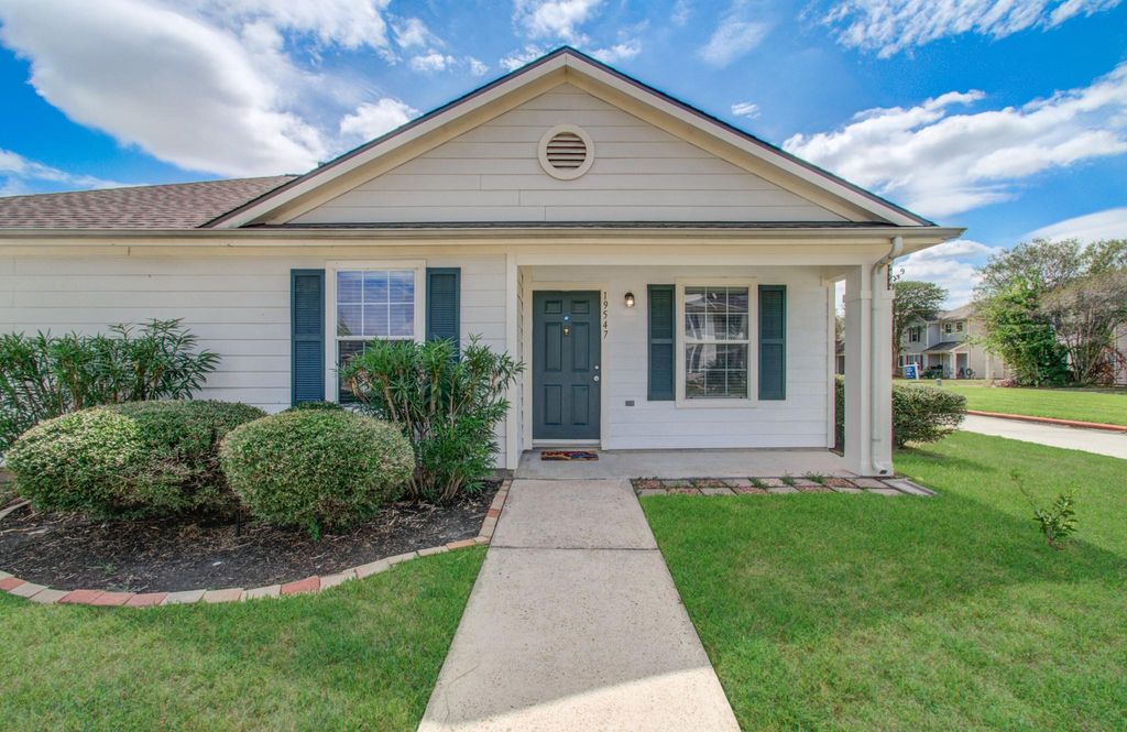 19547 Fletcher Way Drive, Houston, TX 77073