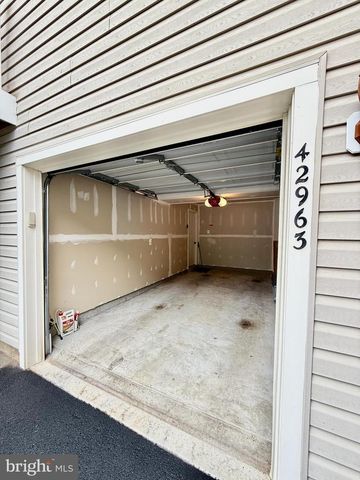42963 SPYDER PL, Chantilly, VA 20152