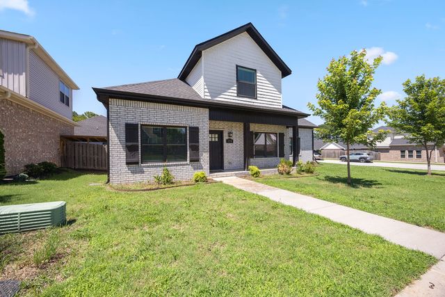 334 W Kinniburgh Drive, Farmington, AR 72730