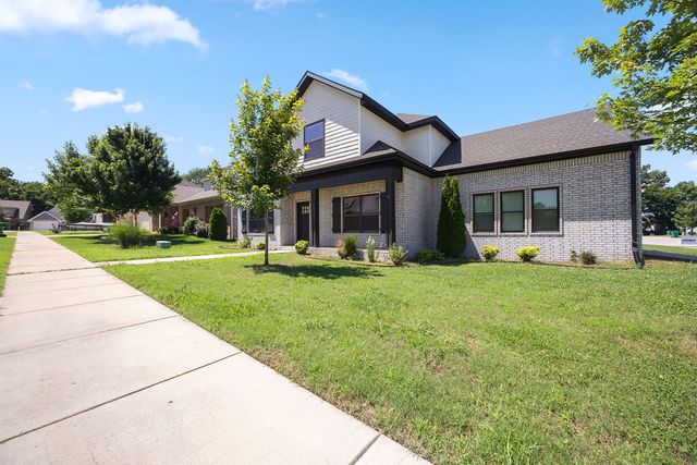 334 W Kinniburgh Drive, Farmington, AR 72730