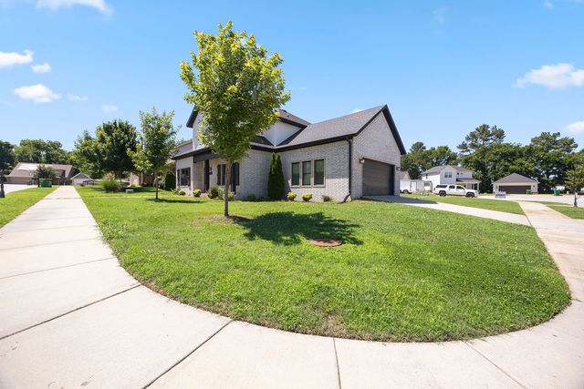 334 W Kinniburgh Drive, Farmington, AR 72730