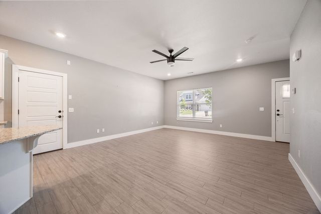 334 W Kinniburgh Drive, Farmington, AR 72730