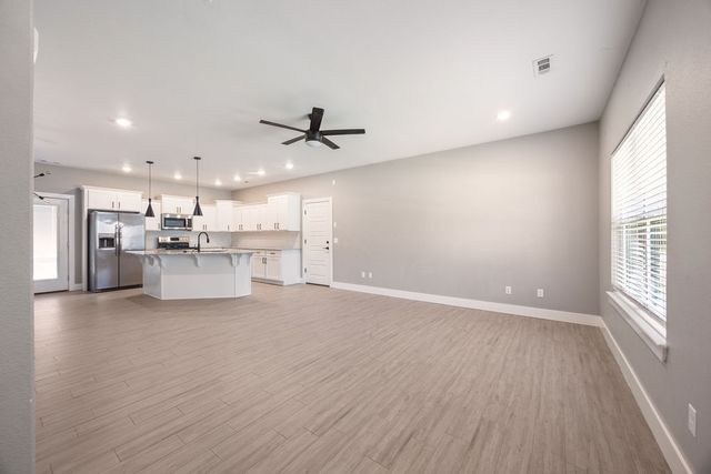 334 W Kinniburgh Drive, Farmington, AR 72730