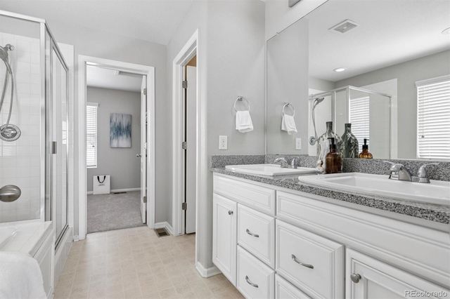 7460 S Old Hammer Way, Aurora, CO 80016