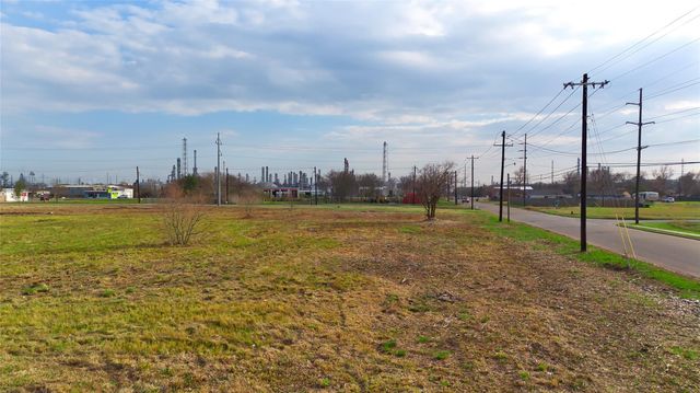 0 31st Street N, Texas City, TX 77590