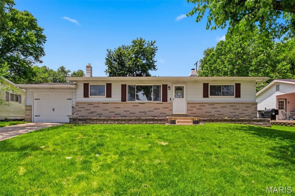 1607 Barbara Drive, St Charles, MO 63303