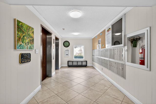 5340 NW 2nd Avenue 421, Boca Raton, FL 33487