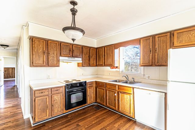 180 Fussell Hill Loop, Erin, TN 37061