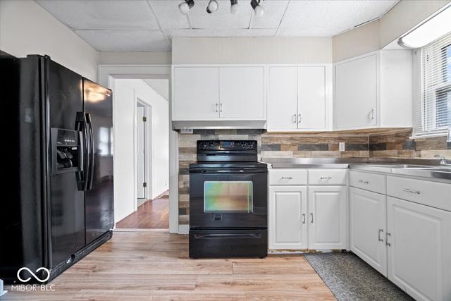 3707 Rockville Road, Indianapolis, IN 46222