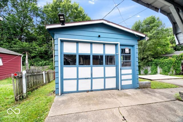 3707 Rockville Road, Indianapolis, IN 46222