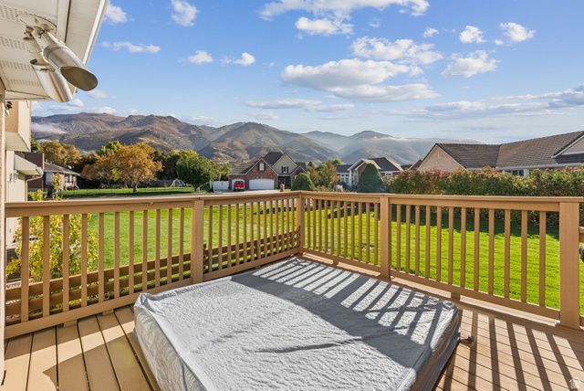 2382 SUMMERWOOD DR, Layton, UT 84040